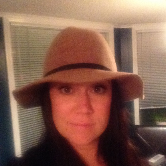 Meet your Posher, Mandy - Picture 1 of 1